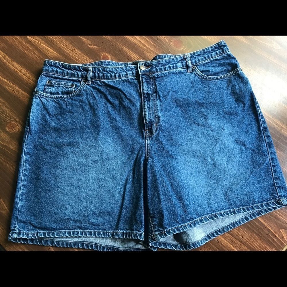 Size 26 Venezia Jean Shorts!!